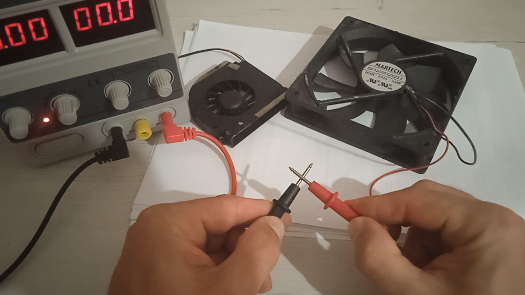 ¿Quieres aprender cómo comprobar un ventilador de un portátil? A continuación te contamos cómo hacerlo.